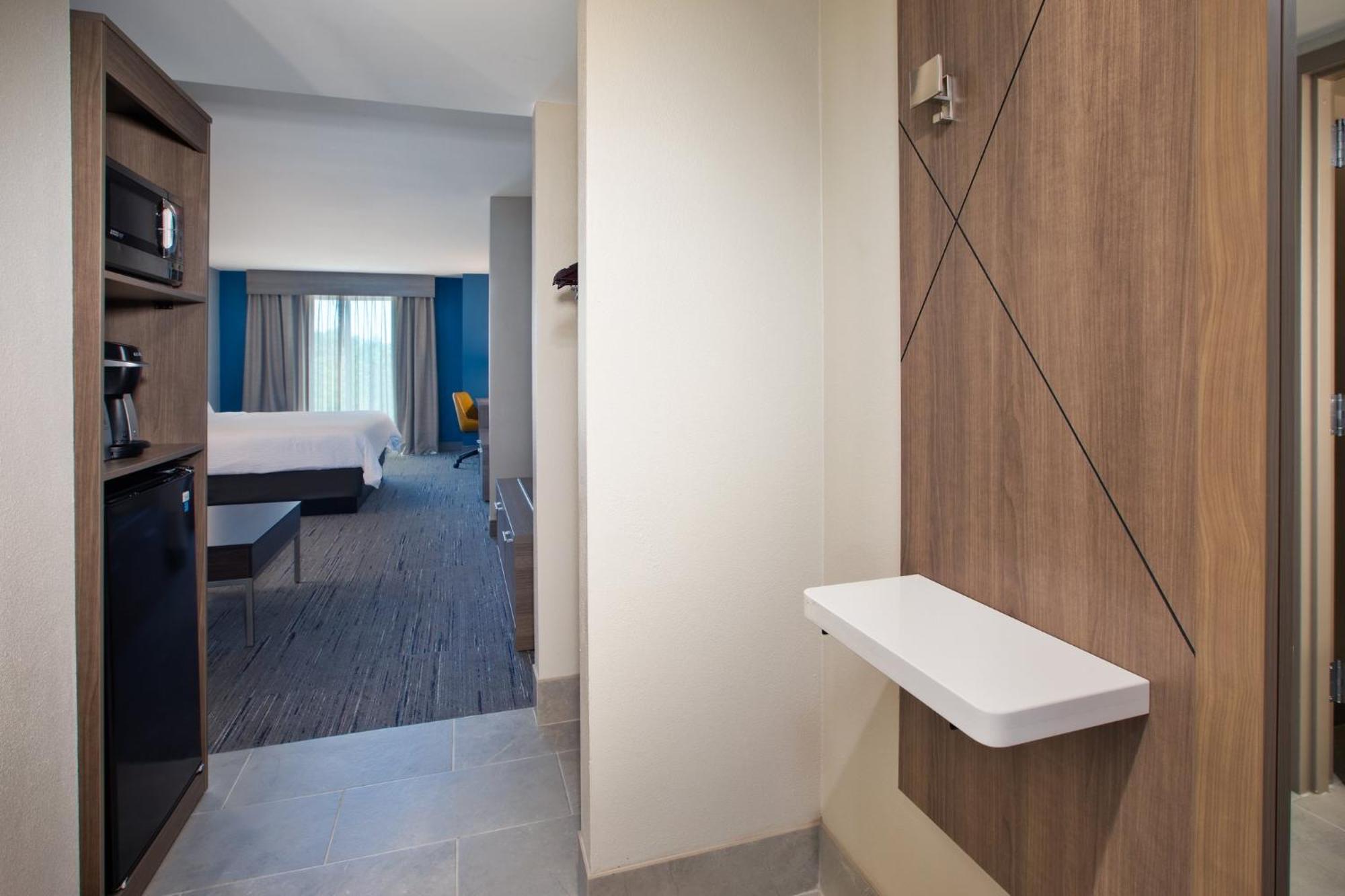 Holiday Inn Express & Suites I-26 & Us 29 At Westgate Mall By Ihg Spartanburg Exterior foto